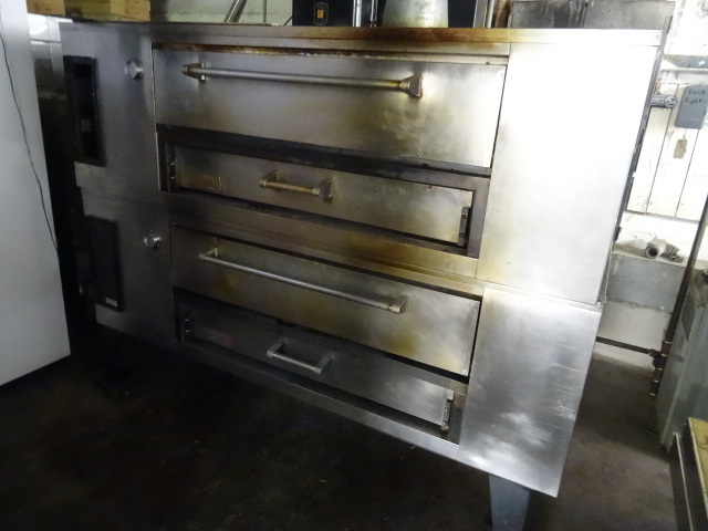 lot 1 image: Marsal Double Decker Pizza Oven.
