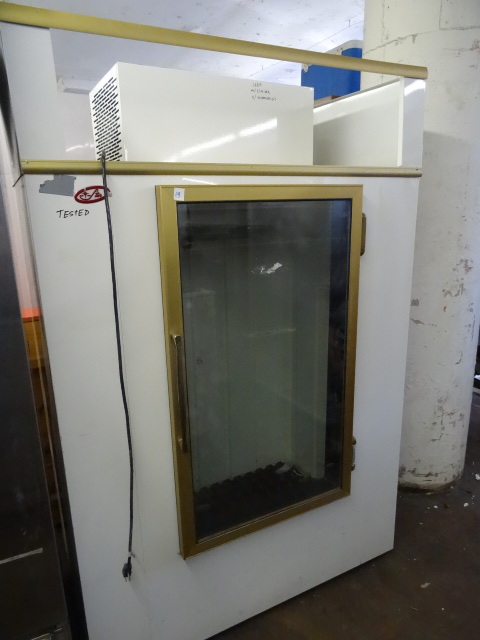 lot 19 image: LeesStar Commercial Freezer Ice Chest.