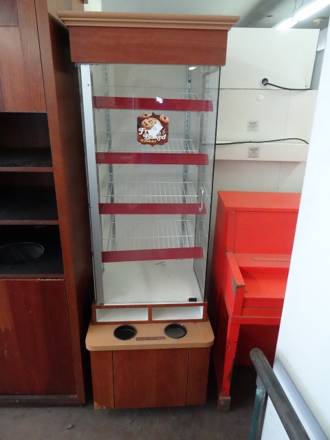 lot 24 image: Bakery Display Case. Single Glass Door.