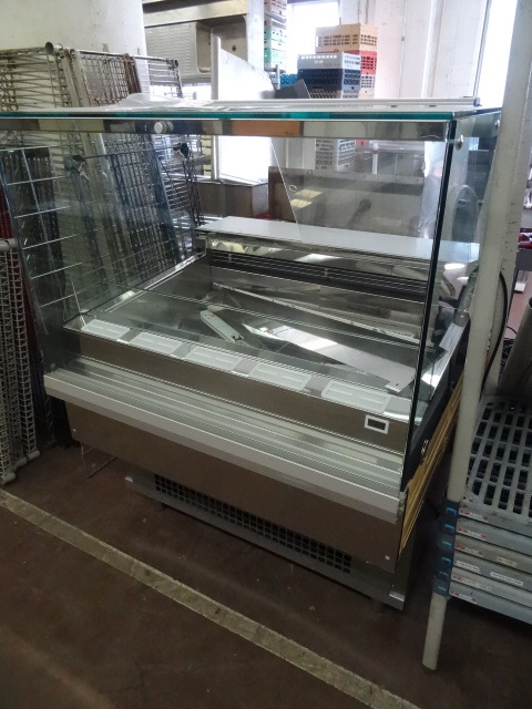 lot 26 image: Brand New Ice Cream Gelato Cabinet.
