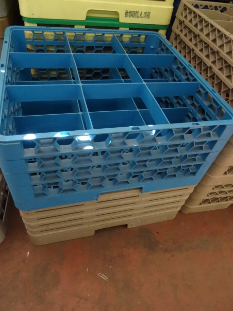 lot 46 image: 13 Dishwasher Racks