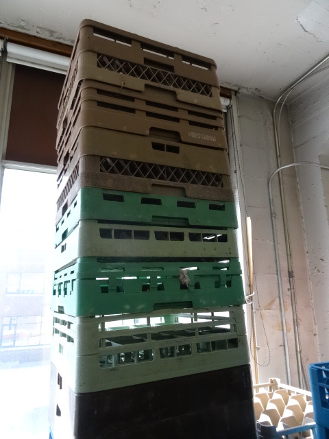 lot 47 image: 23  Dishwasher Racks