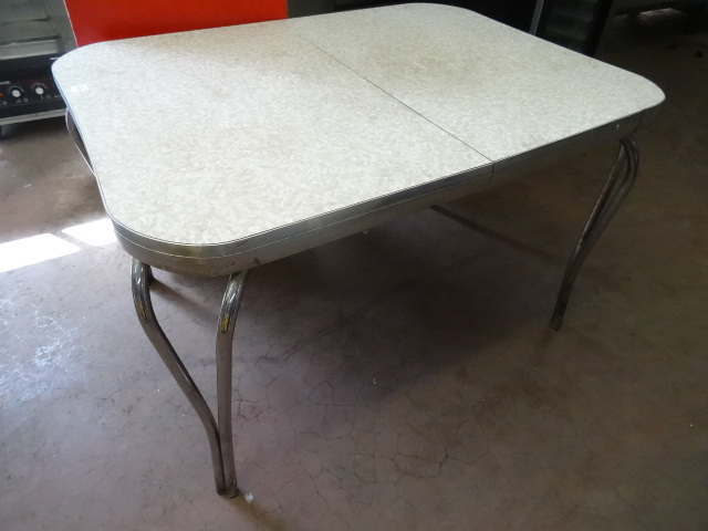 lot 66 image: Vintage Kitchen Table 47 X 36 X 30