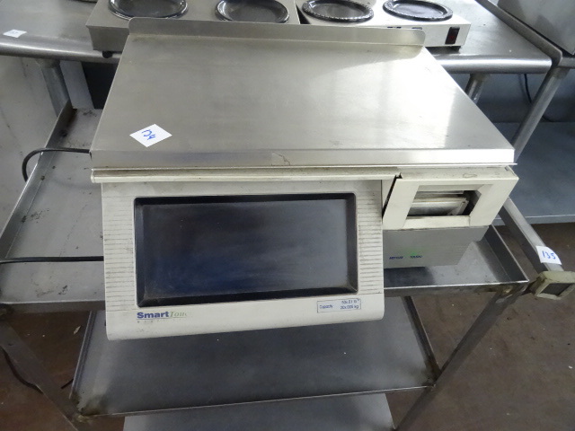 lot 134 image: Smart Touch Model 8460 Retail Scale