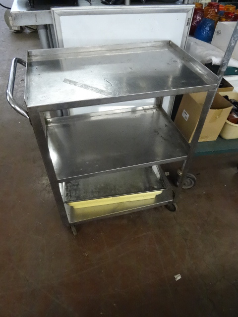 lot 160 image: 3 Tier Bus Cart