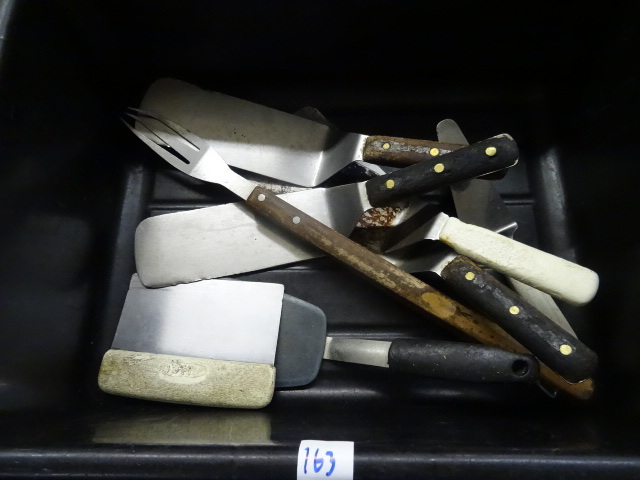 lot 163 image: Misc Spatulas