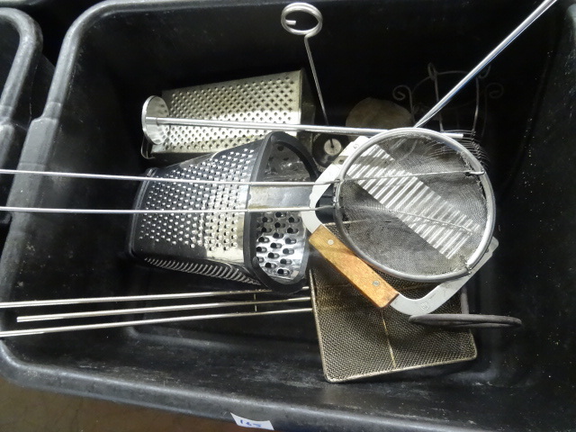 lot 165 image: Graders, Deep Fryer Skimmers