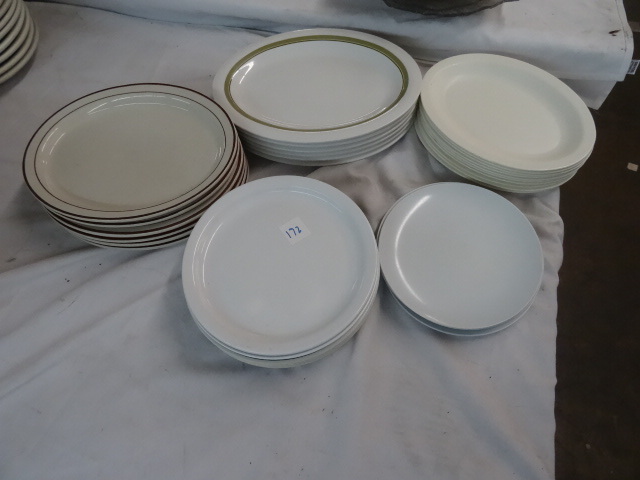 lot 172 image: Misc Plastic and Ceramic Plates