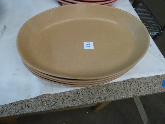 lot 175 image: Bon Chef 15 Deep Platter