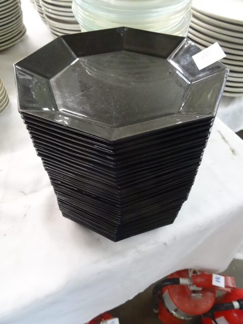 lot 183 image: 35 Octagon Plates