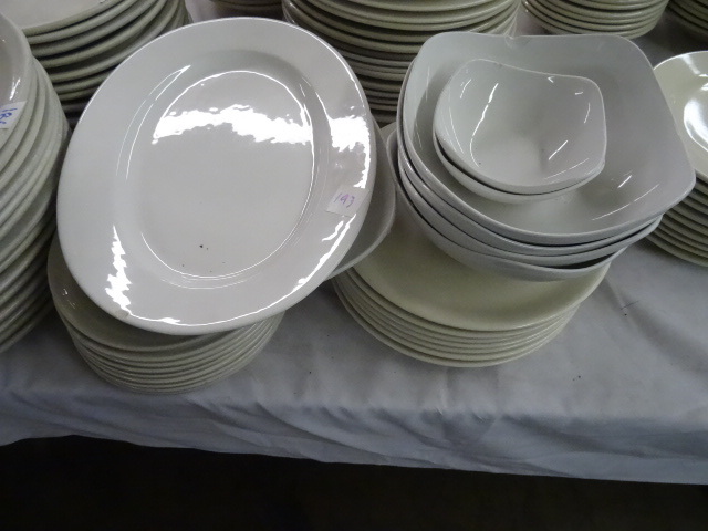 lot 193 image: Misc Dishes