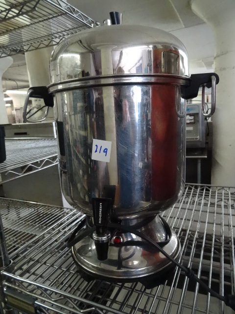 lot 219 image: Farber Ware Coffee Maker NO Insides
