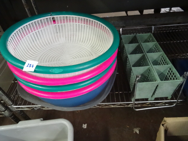 lot 224 image: Misc Strainers, Utensil Dish Washer