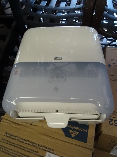 lot 231 image: Tork Automatic Roll Towel Dispenser