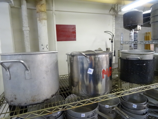 lot 251 image: 4 Cooking Pots 9