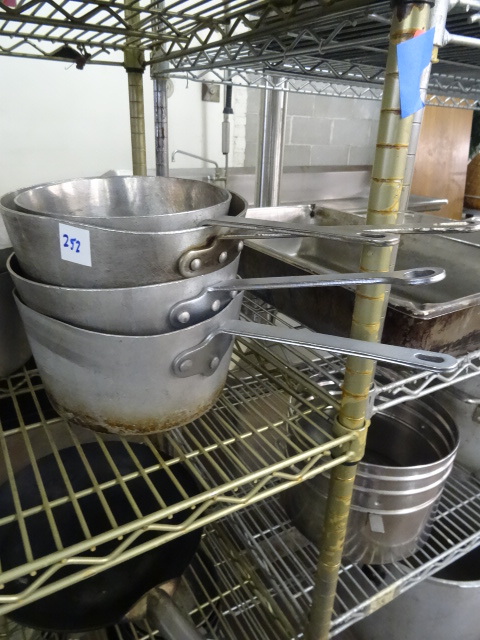 lot 252 image: 4 Aluminum Pots 9
