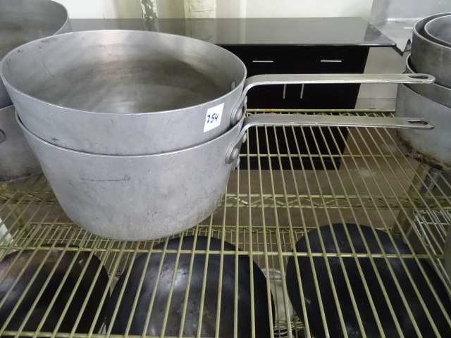 lot 254 image: 4 Aluminum Pots 12