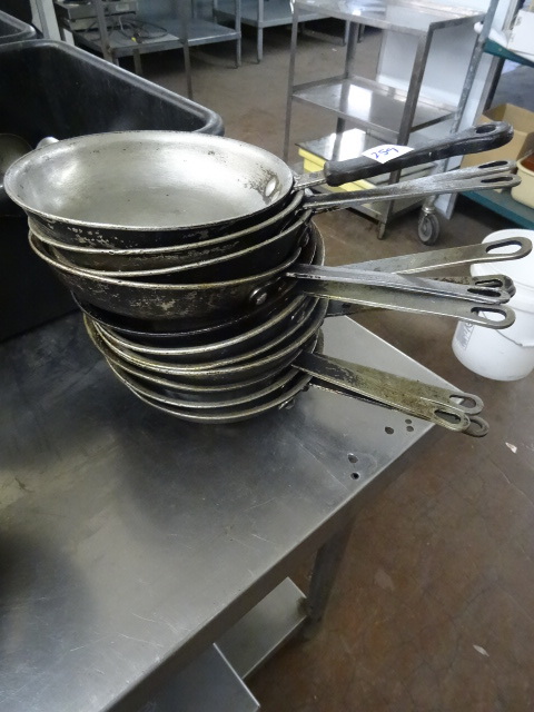 lot 259 image: 9 Sautee Pans