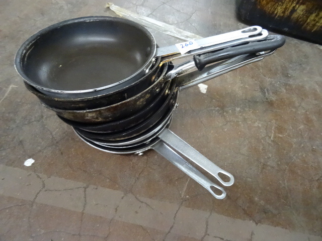 lot 260 image: 9 Sautee Pans