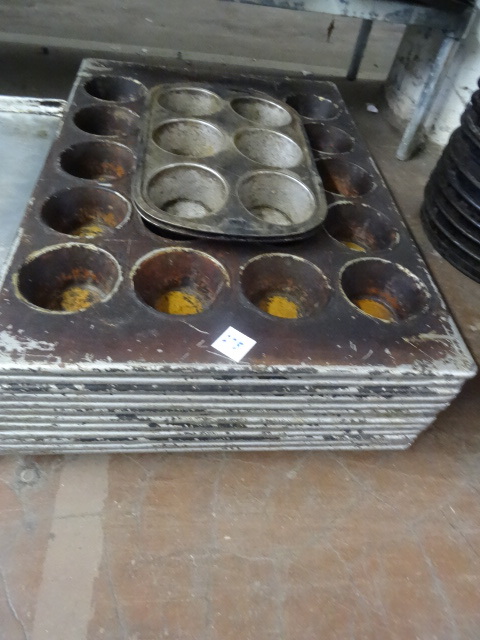 lot 275 image: Muffin Pans Qty 12