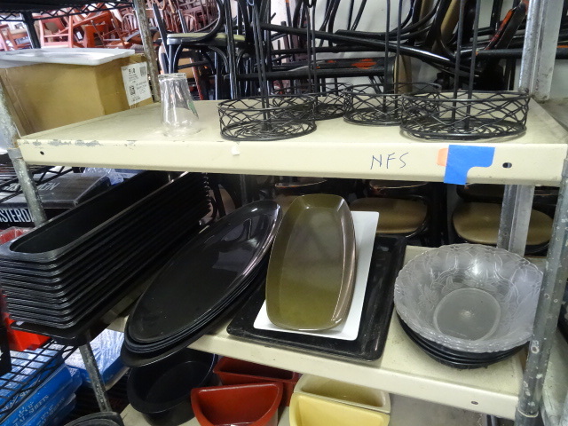 lot 281 image: Misc Trays