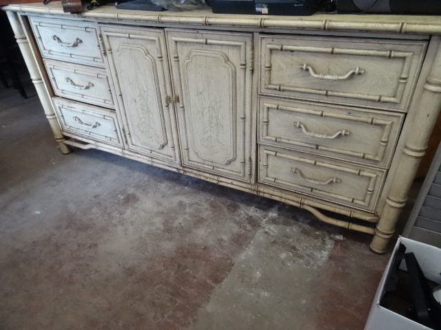 lot 290 image: Vintage Cabinet with 6 Drawers