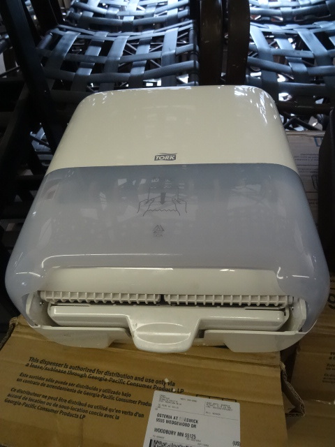 lot 301 image: Tork Automatic Roll Towel Dispenser