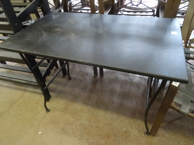 lot 302 image: Metal Outdoor Table 39 X 23 X 29