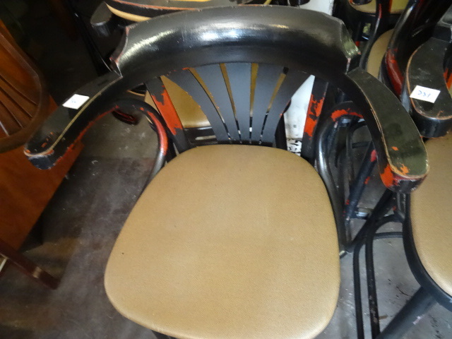 lot 331 image: 10 Wood Framed Stools.