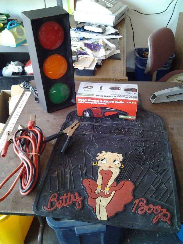 lot 19 image: NOAA Weather Radio, Jumper Cables, 3-Betty Boop Car Mats, Stop Light Novelty Lamp