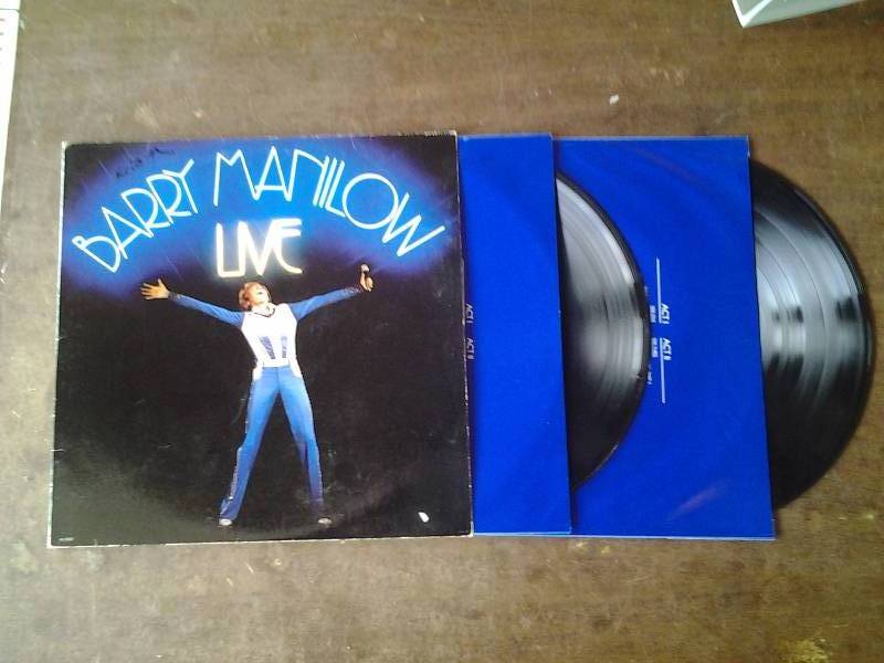 lot 22 image: Barry Manilow LIVE 2-Album Set