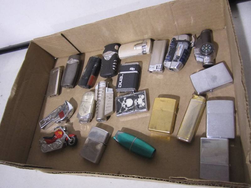 lot 52 image: Lot of collector lighters...