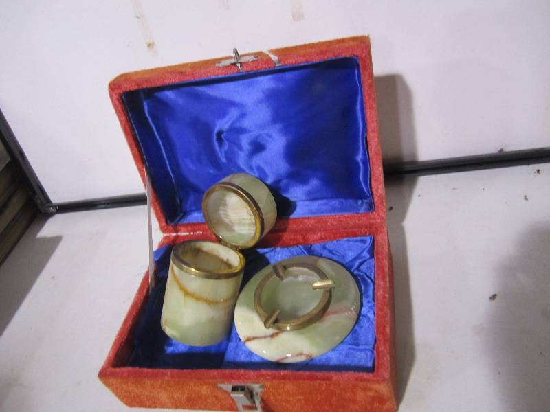 lot 60 image: Vintage cigarette holder and ashtra...