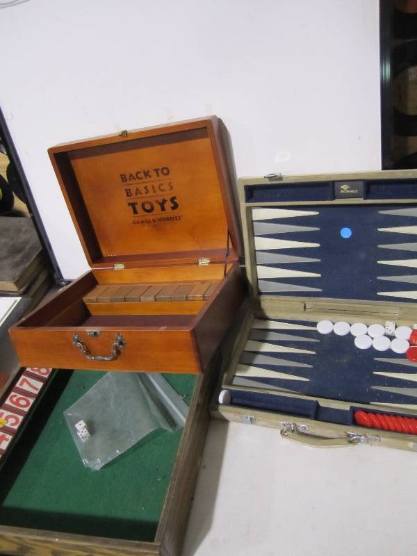 lot 66 image: Lot of vintage games...