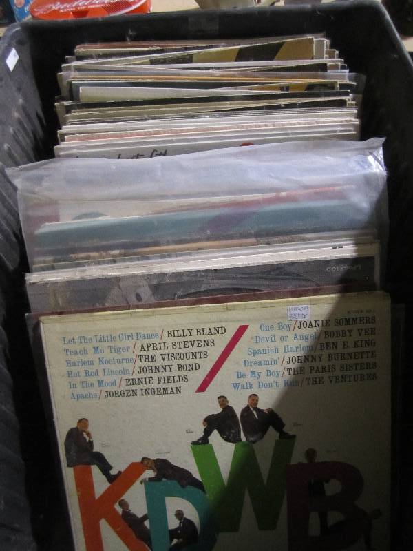lot 71 image: Large tote filled with vinyl record...