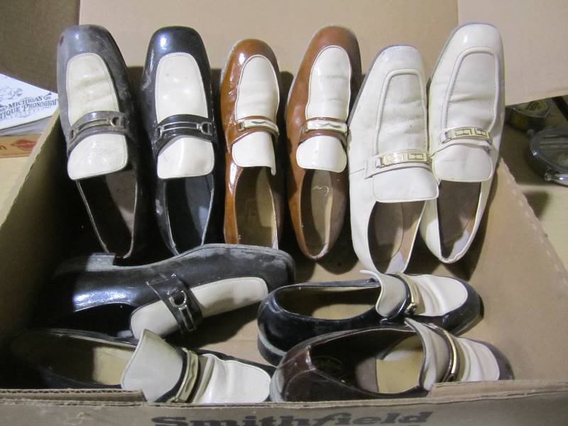 lot 103 image: Lot of vintage shoes...