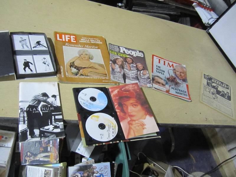 lot 107 image: Lot of music magazines Elvis tapes ...