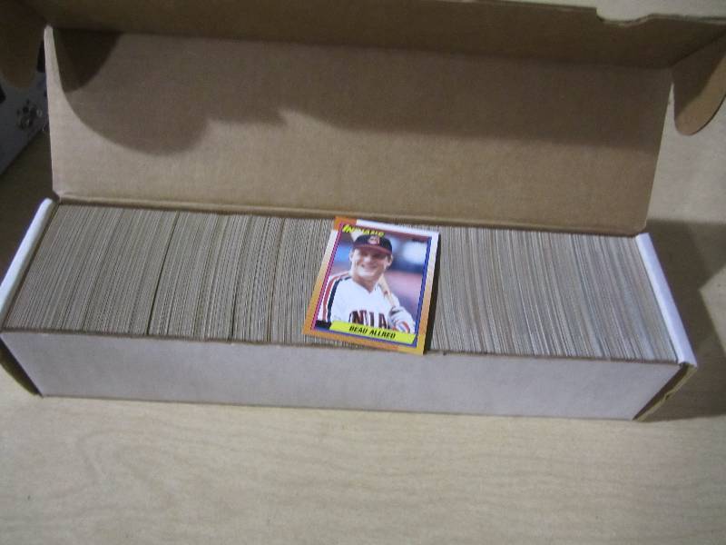 lot 131 image: 1990 nTopps baseball appears to be ...