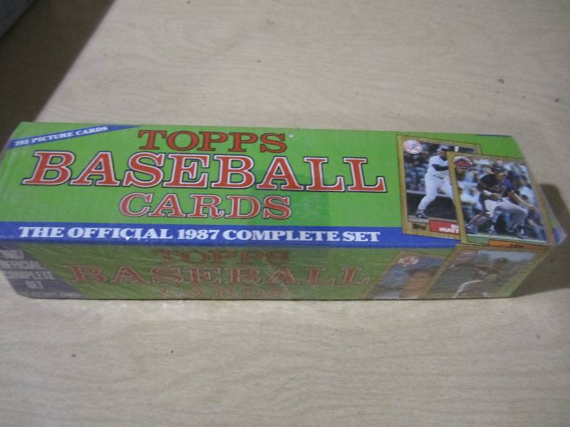 lot 132 image: Factory sealed 1987 topps complete ...