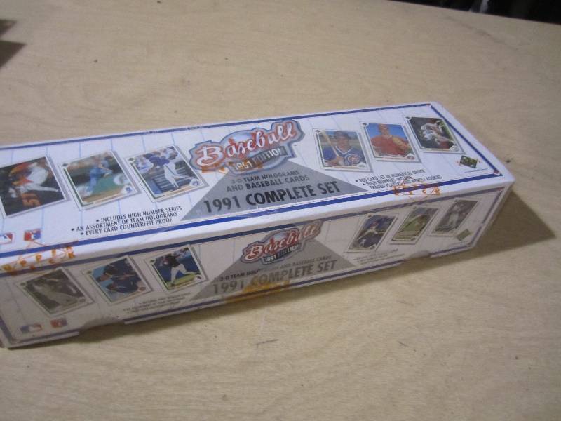 lot 139 image: Factory sealed 1991 Upper Deck base...
