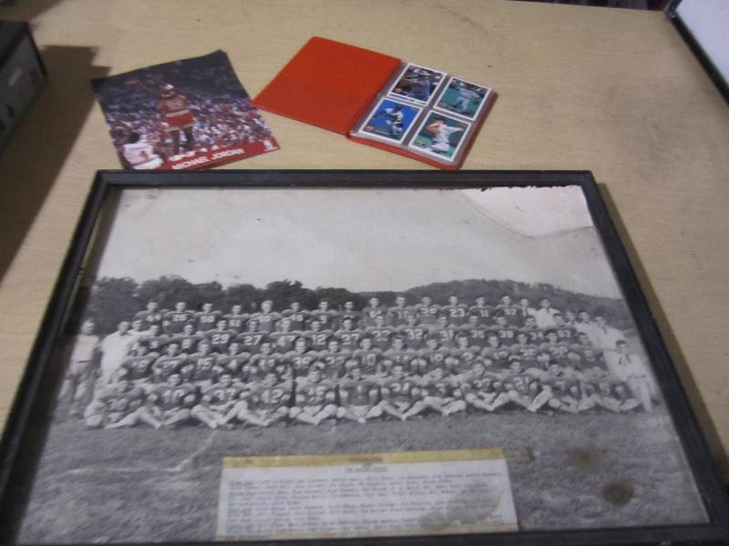 lot 159 image: 1948 Baylor School football team pi...