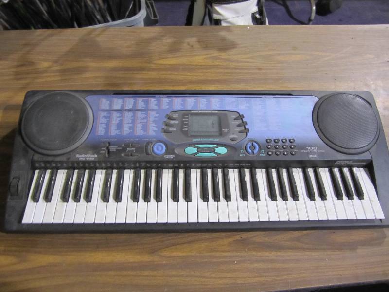 lot 192 image: Radio Shack MD1160 keyboard...