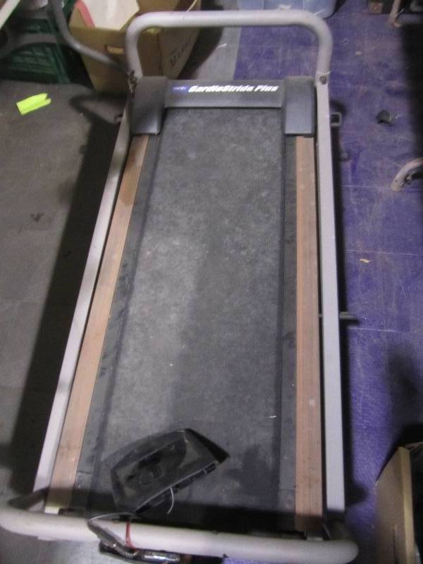 lot 217 image: Weslo cardio stride treadmill, digi...