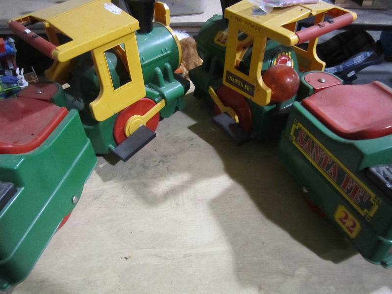 lot 225 image: Two toy trains for toddlers...