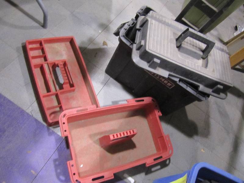 lot 230 image: Craftsman toolbox...