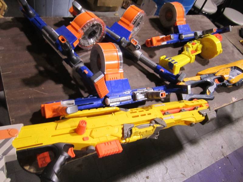 lot 239 image: Lot of heavy artillary Nerf guns...