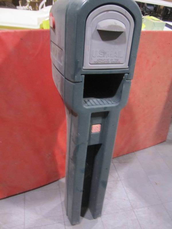 lot 244 image: Step 2 mailbox...