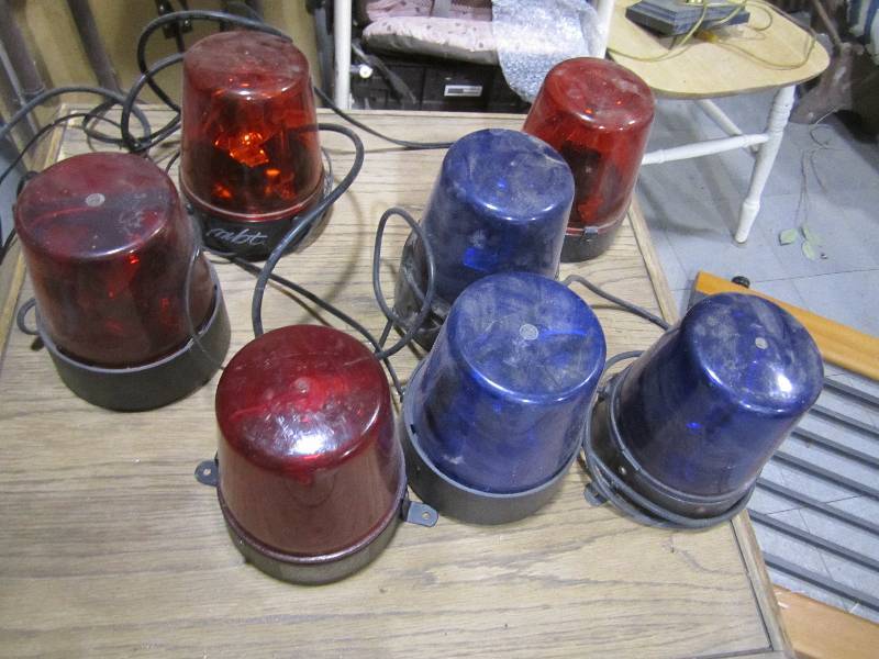 lot 246 image: Lot of flashing lights, plug into A...