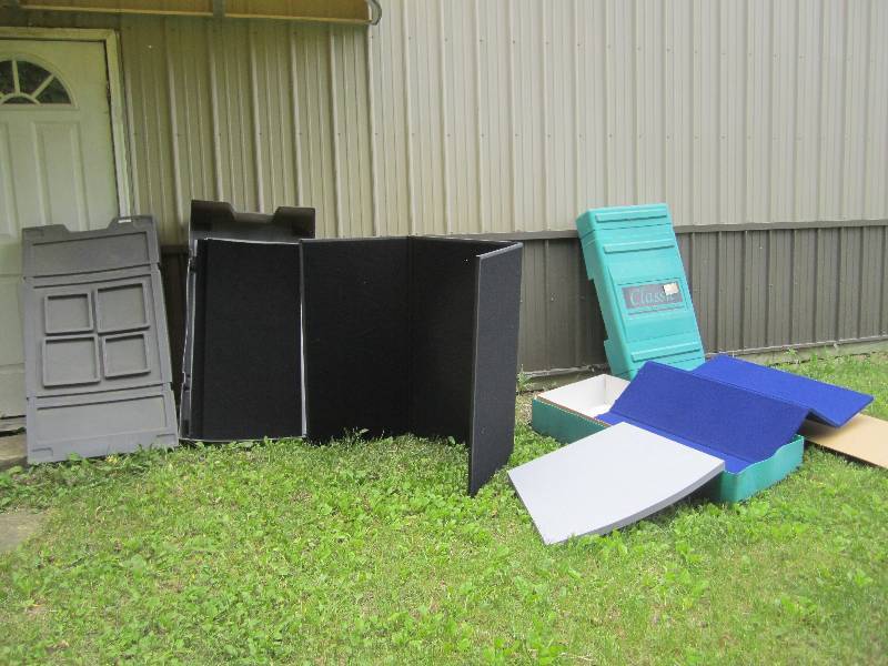 lot 265 image: 2 displays backgrounds in cases for...