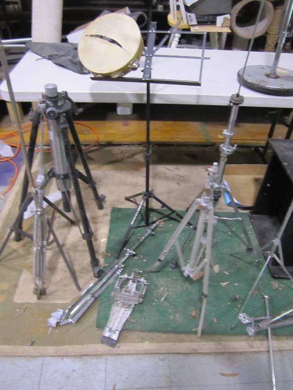 lot 267 image: Lot of music stands ...